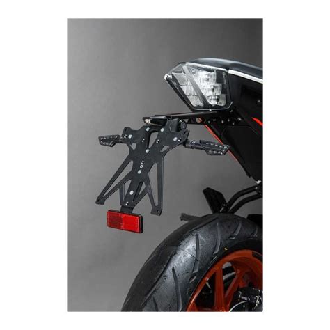 KTM Duke 690 con portatarga Lightech