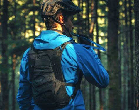 Schema di uno zaino da mountain bike con paraschiena