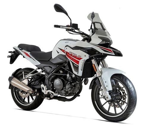 Dettaglio del motore monocilindrico Benelli TRK 251