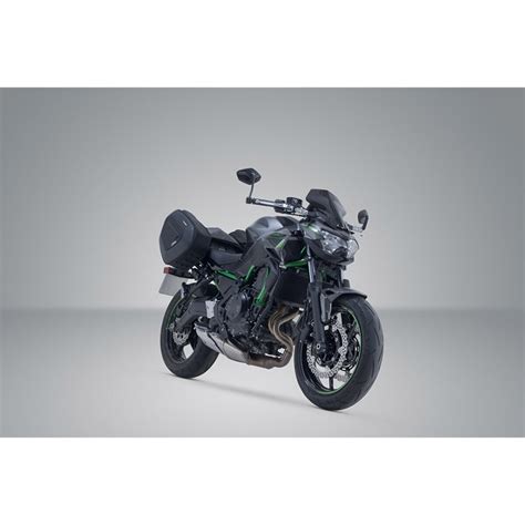 Kawasaki Z650 con protezioni carter