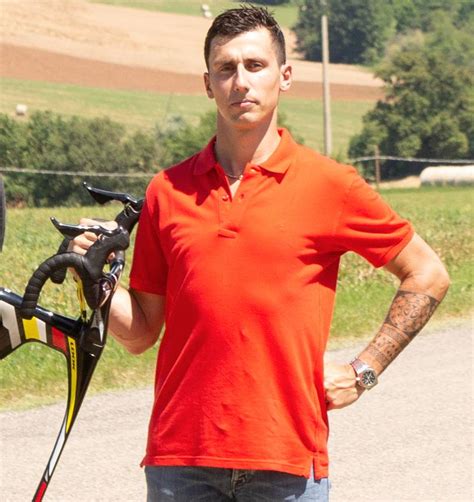 Adriano Malori in bicicletta dopo il suo recupero