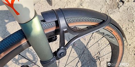 schema predisposizione parafanghi e portapacchi su bici gravel Decathlon