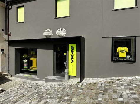 Esterno del VR46 Store a Tavullia