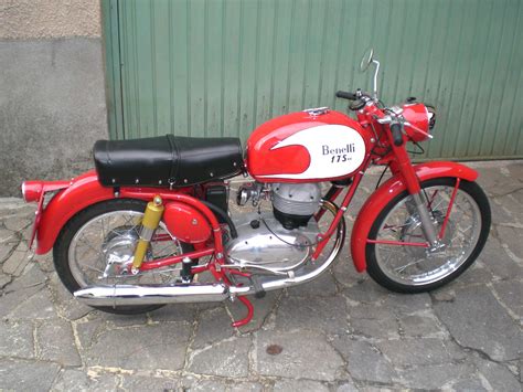 Officina Benelli anni '60