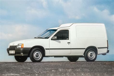 Linea temporale delle generazioni di Opel Combo