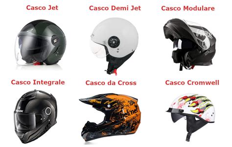 Diverse tipologie di caschi per moto