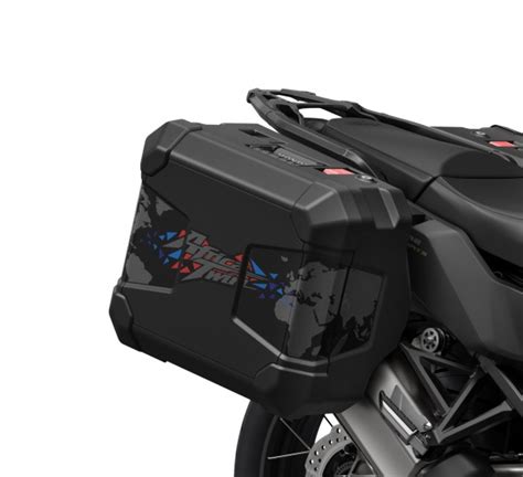 Honda Africa Twin CRF 1100 L con valigie personalizzate