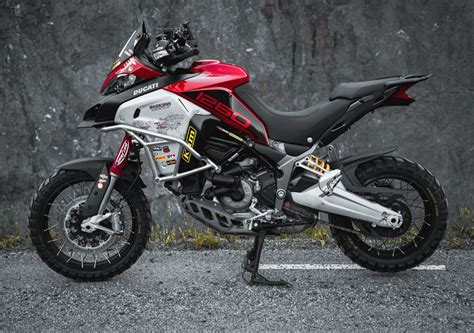 Ducati Multistrada Enduro con scarico Termignoni