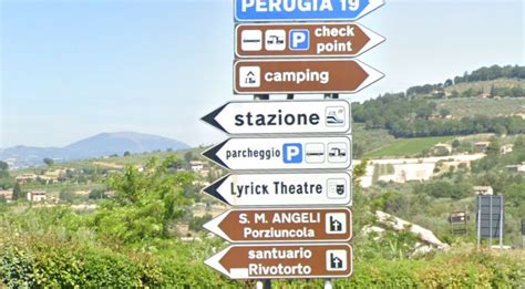 Cartello indicante percorso enduro autorizzato