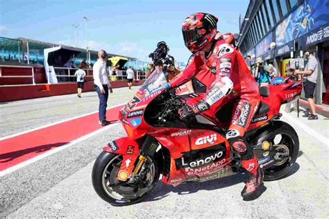 Andrea Dovizioso in sella a una MotoGP