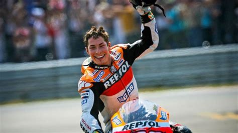 Nicky Hayden in bicicletta