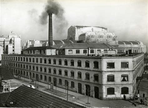 Immagine storica di una fabbrica di pneumatici Hutchinson