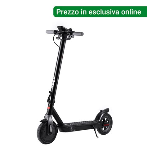 Monopattino elettrico MegaWheels S1 in uso