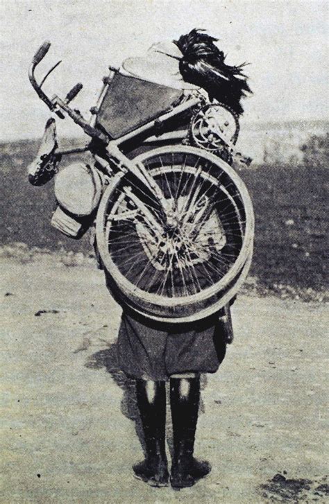 Bersagliere con bicicletta pieghevole