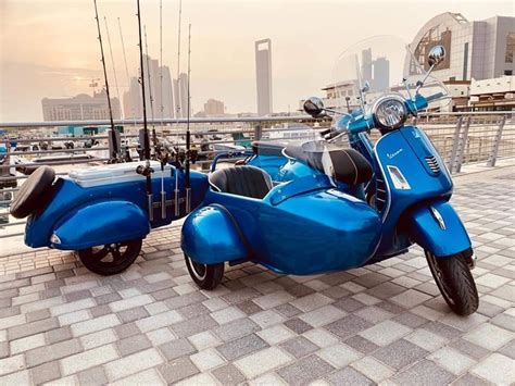 Catalogo di accessori per Vespa con sidecar