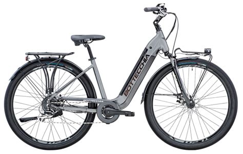 Bicicletta Bottecchia 107 in un contesto naturale