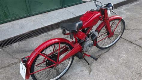 Un moderno raduno di Moto Guzzi Guzzino
