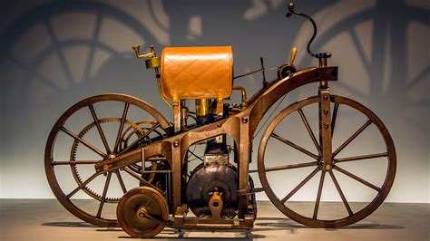 Illustrazione della Daimler Reitwagen