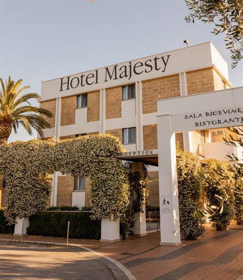Vista esterna dell'Hotel Majesty a Bari