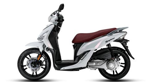 Scooter SYM Symphony 125 in movimento