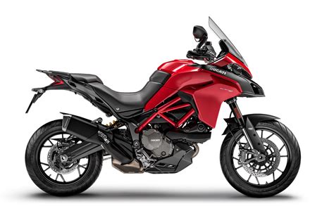 Ducati Multistrada 950 in azione su una strada panoramica