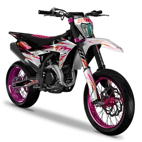 Moto personalizzata con accessori