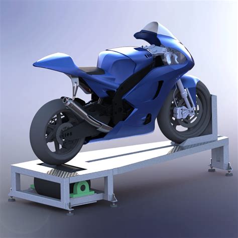 Bancata prova moto in un'officina