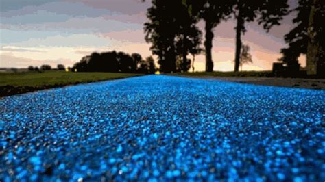 Pista ciclabile illuminata in Olanda