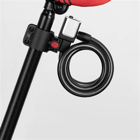 Bicicletta bloccata con un robusto antifurto a U