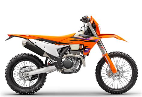 KTM 350 EXC-F 2013 in azione su un percorso sterrato