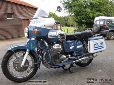 Moto Guzzi V7 Police