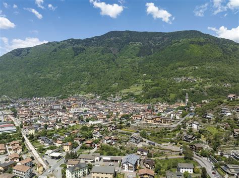 Vista panoramica di Edolo in Valle Camonica