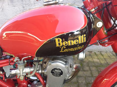 Illustrazione della Benelli 175cc 4 tempi