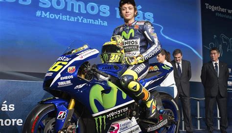 Valentino Rossi in sella alla Yamaha M1