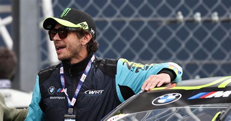 Valentino Rossi al volante di una vettura GT