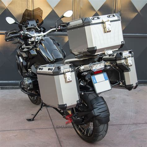 BMW R 1250 GS con bauletto Vario montato
