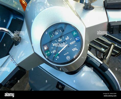 Vespa PX con tachimetro SIP installato