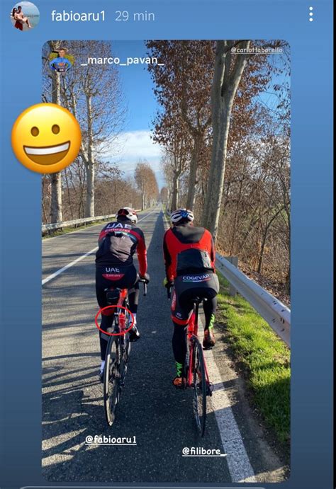 Fabio Aru in sella alla sua bicicletta