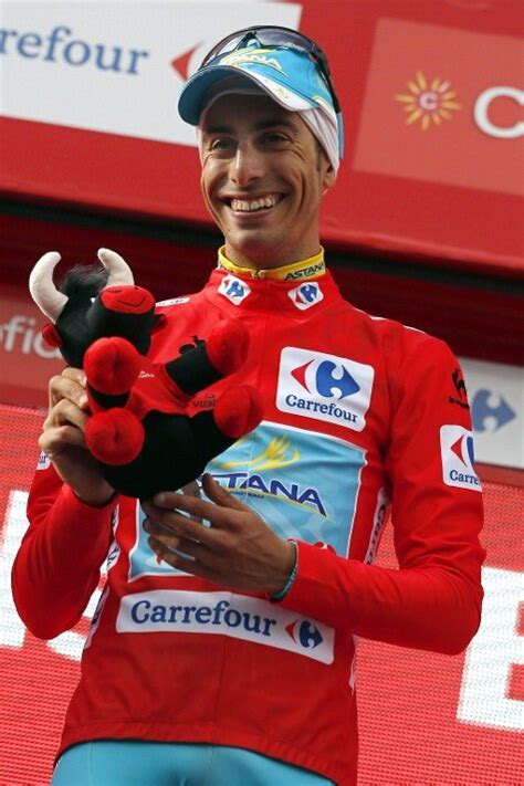 Fabio Aru con la maglia rossa della Vuelta
