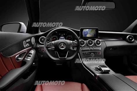 Interni lussuosi Mercedes Classe C