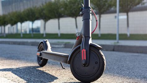 Schema comparativo delle caratteristiche tecniche di monopattini elettrici economici