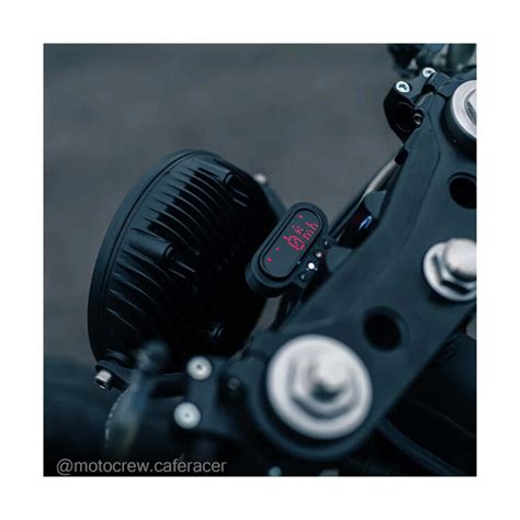 Dettaglio del display del contachilometri Motogadget Motoscope Mini