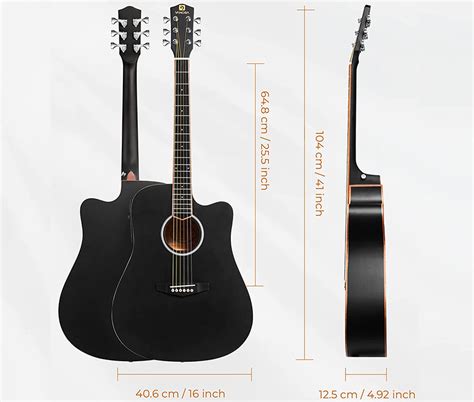 Chitarra acustica con dettaglio pulito