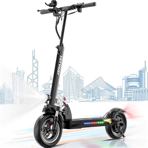 Un monopattino elettrico moderno in un contesto urbano