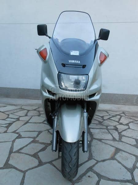 Yamaha Majesty 250 in primo piano