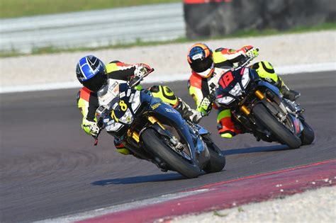 Pilota di moto in gara