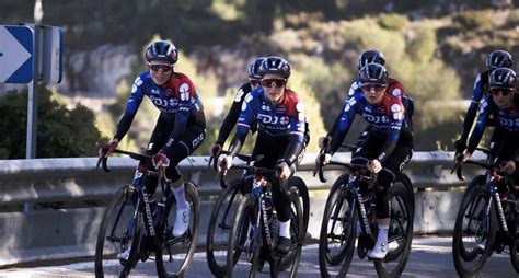 Cicliste FDJ Suez in allenamento