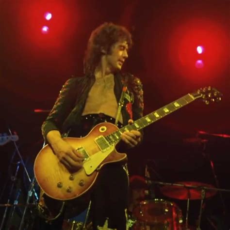 Jimmy Page con la sua chitarra Gibson Les Paul