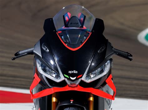 Dettaglio cruscotto TFT Aprilia RSV4