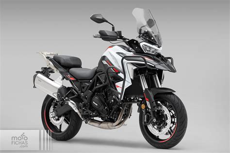 Benelli TRK 702 con parafango posteriore supplementare